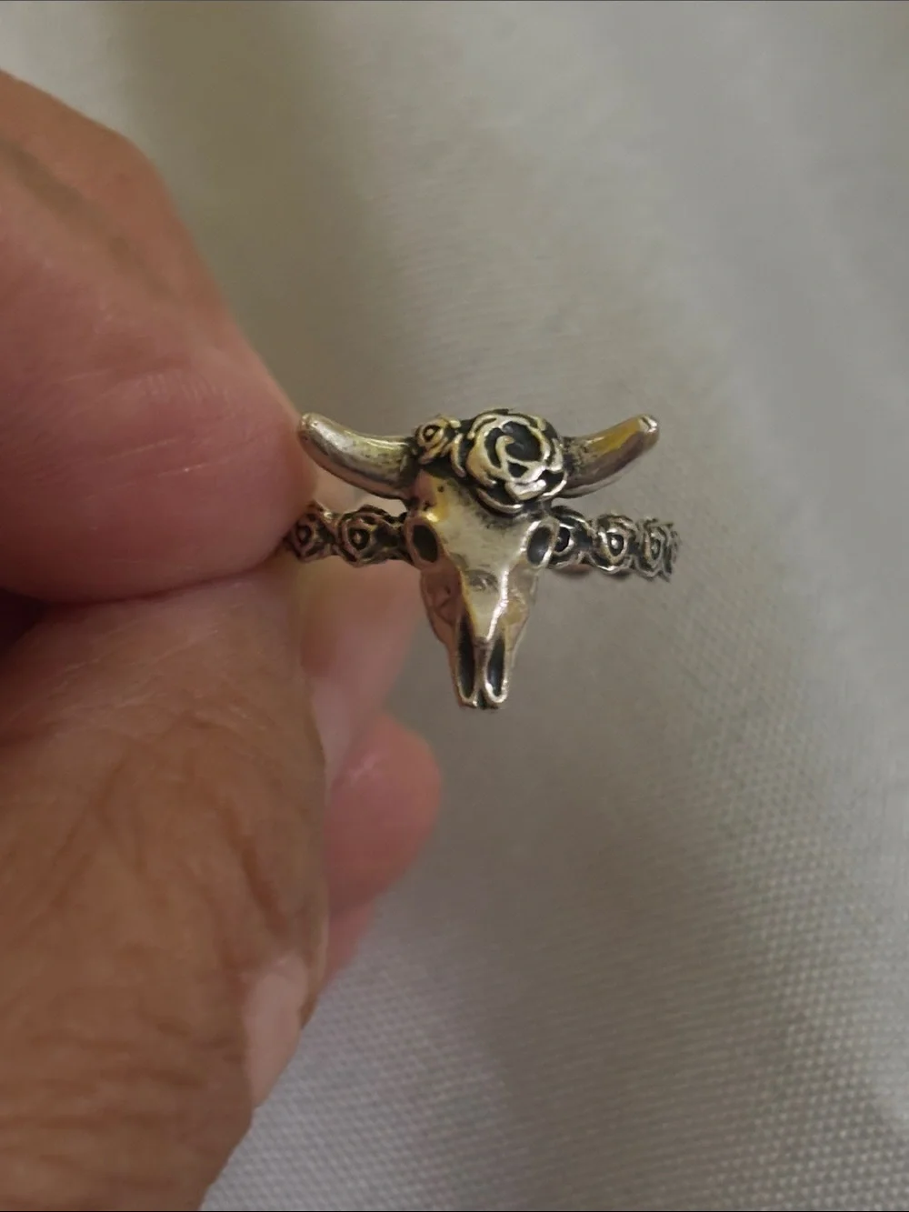 James Avery Sterling Silver Desert  Rose Ring with Red Box